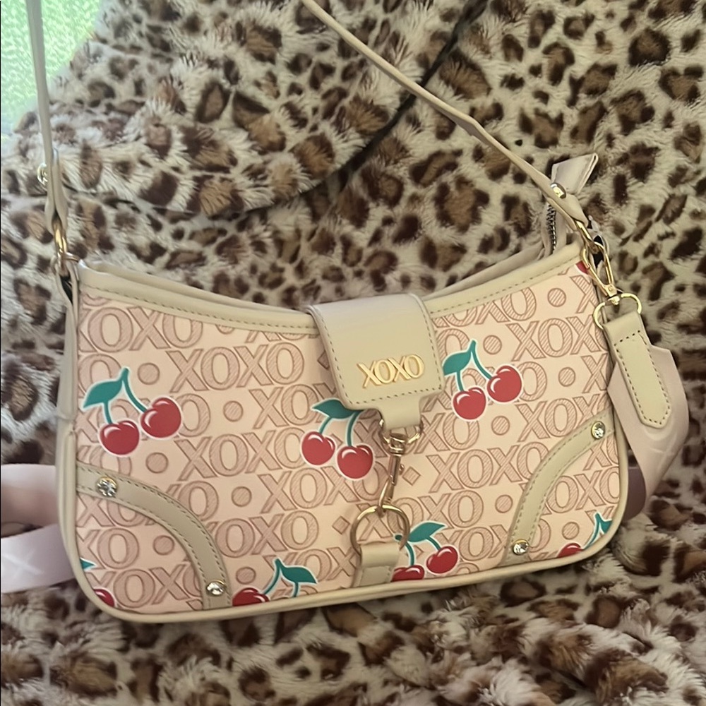 XOXO Women's Pink and Cream Shoulder Bag